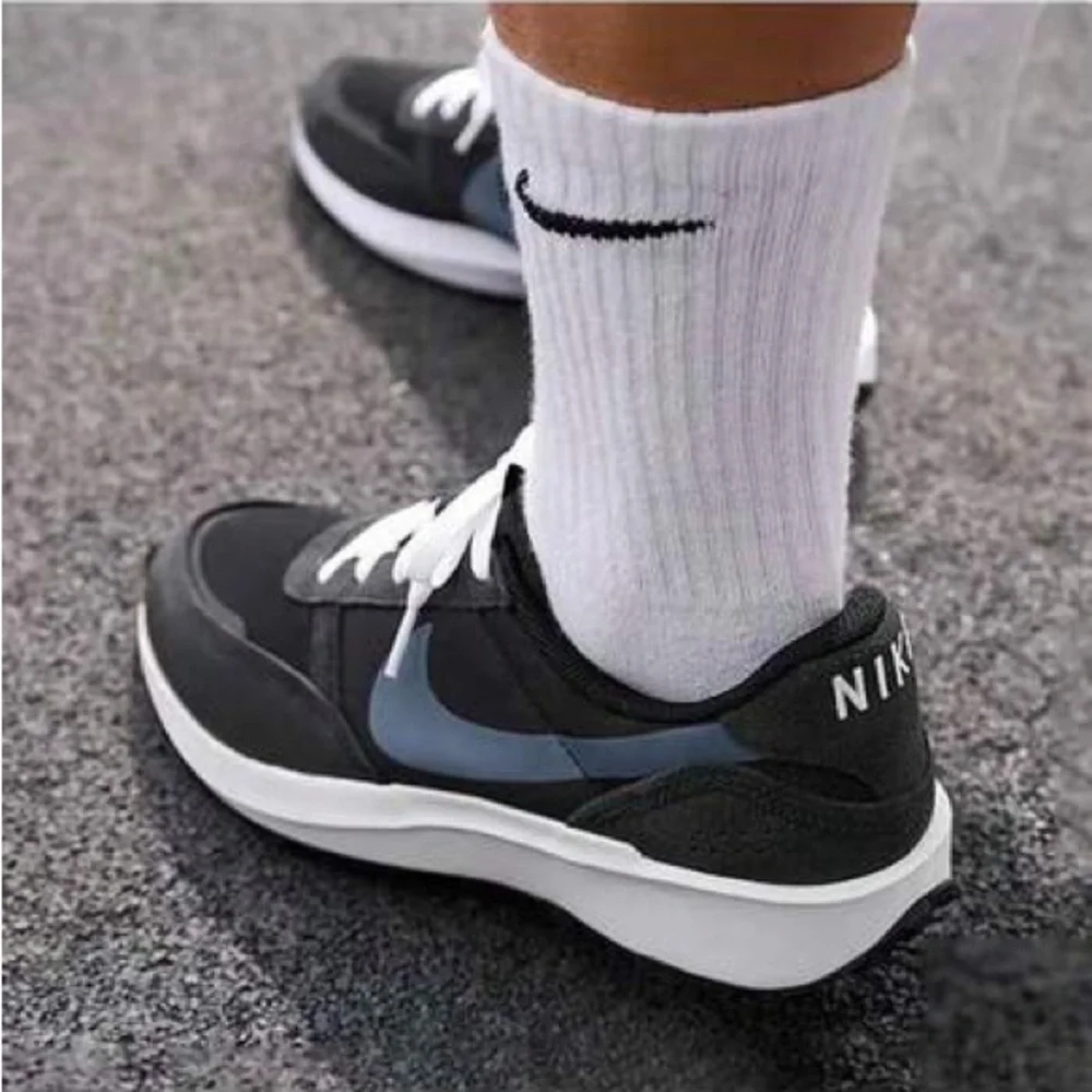 Nike Waffle Debut Mens Black Sneakers - Picture 10 of 16